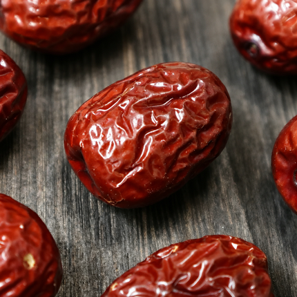Dátiles rojos grandes Ruowu de Xinjiang, de piel fina, pulpa gruesa y hueso pequeño