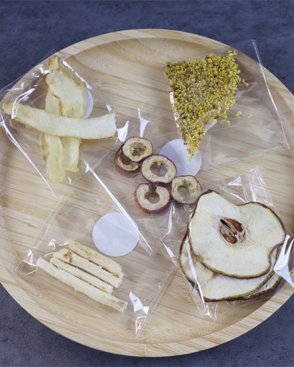Bolsita de té natural para el otoño con pera asiática y lirio de agua dulce. Té saludable.
