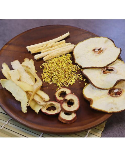 Bolsita de té natural para el otoño con pera asiática y lirio de agua dulce. Té saludable.